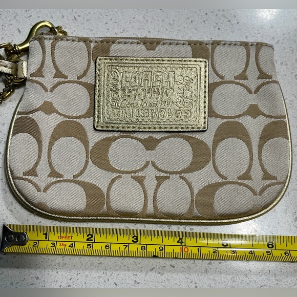 💯Authentic Vintage Coach Signature C Jacquard Wristlet Beige Gold Y2K Era - Picture 7 of 10